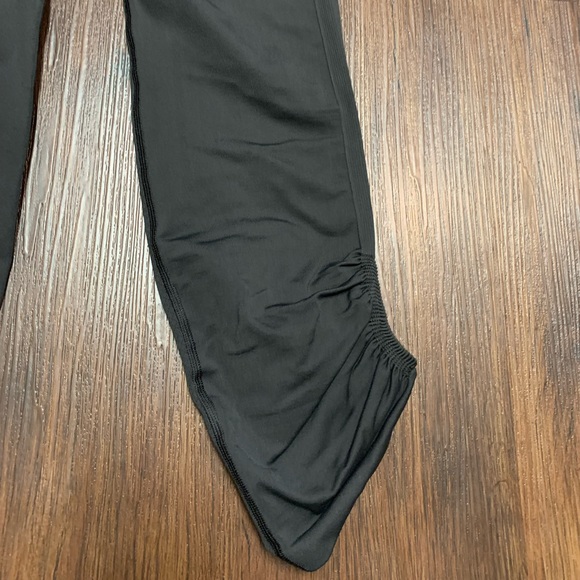 lululemon athletica cropped ruched leggings - Picture 2 of 7